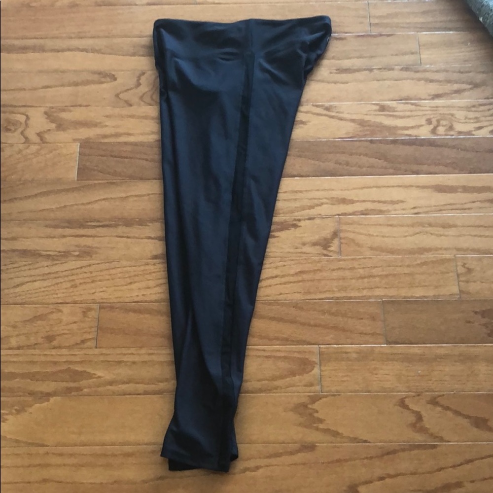 Fashion flywheel Black leggings w/ side mesh slit - Picture 3 of 8